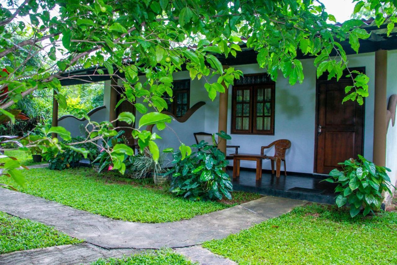 Nimsara Lodge Sigiriya Bagian luar foto